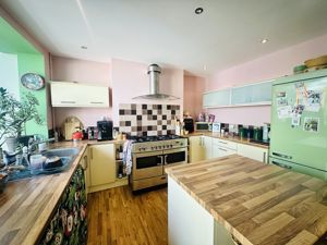 Kitchen - click for photo gallery